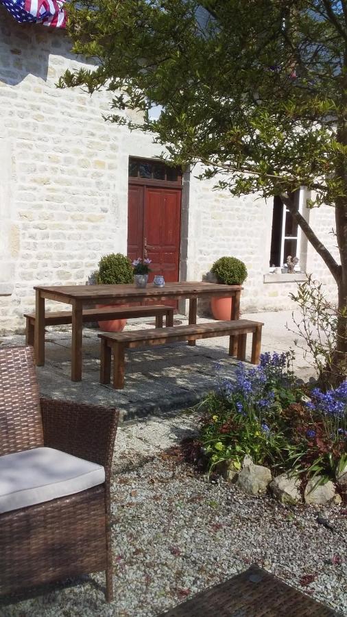 Neuville-au-Plain Chambre De Rose - Le Refuge Des Parachutistes - En Bordure Du Marais المظهر الخارجي الصورة