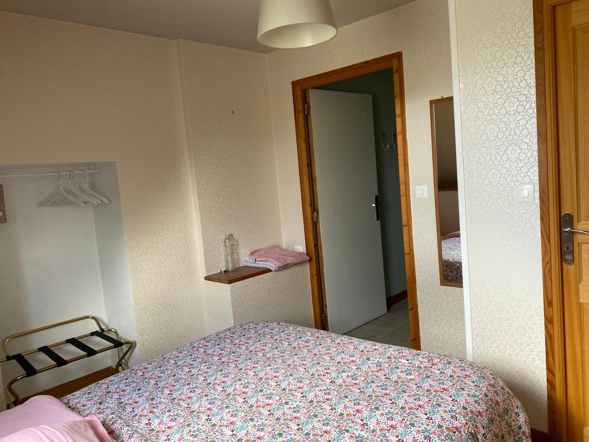 Neuville-au-Plain Chambre De Rose - Le Refuge Des Parachutistes - En Bordure Du Marais المظهر الخارجي الصورة